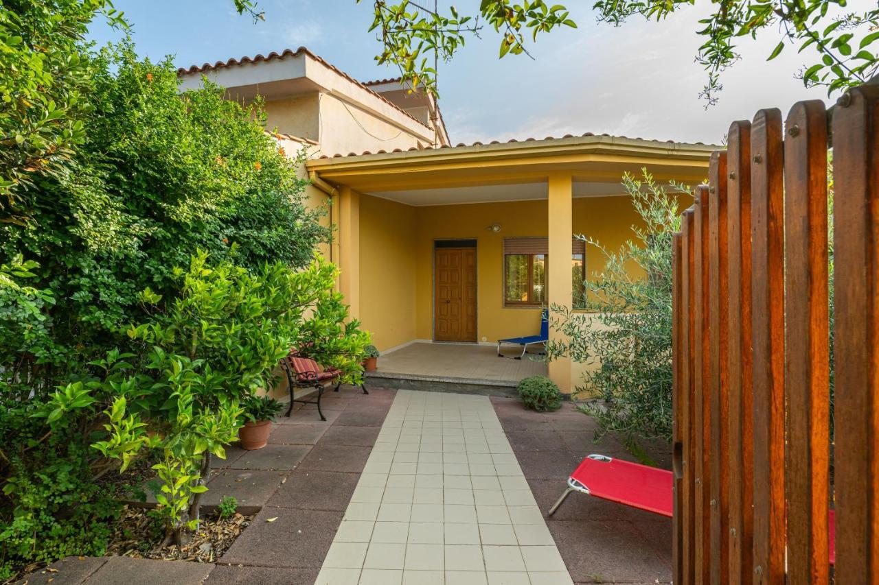Casa Vacanze San Giovanni San Giovanni Suergiu Exterior photo